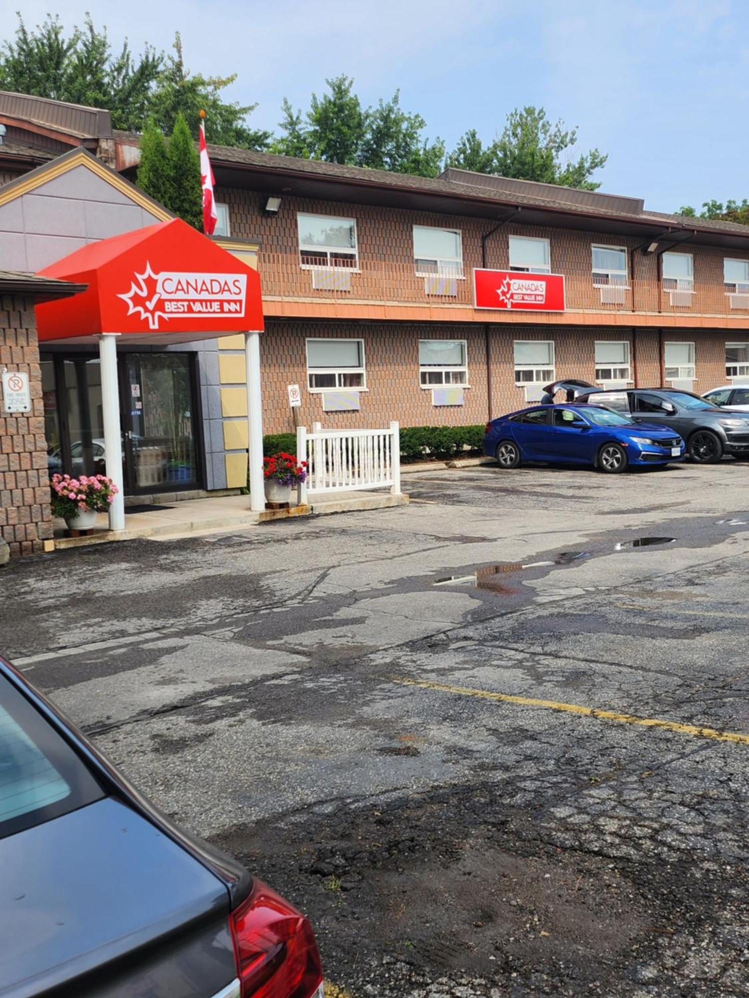 Canadas Best Value Inn-Richmond Hill Exterior foto